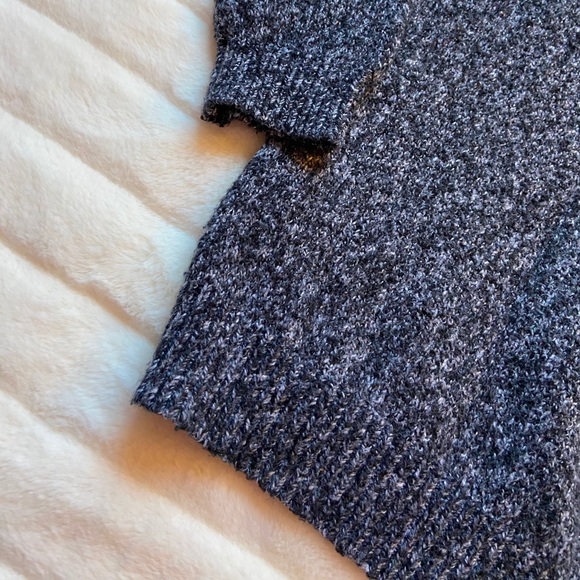 Garage Sweater - Picture 4 of 7